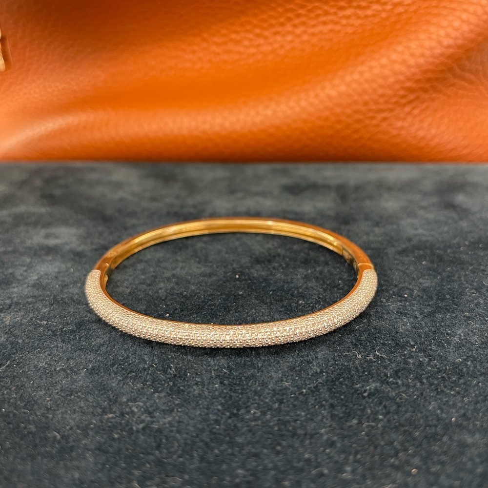 Roberto coin pave 5.76 diamond carat in 14k yellow gold bangle size 15
